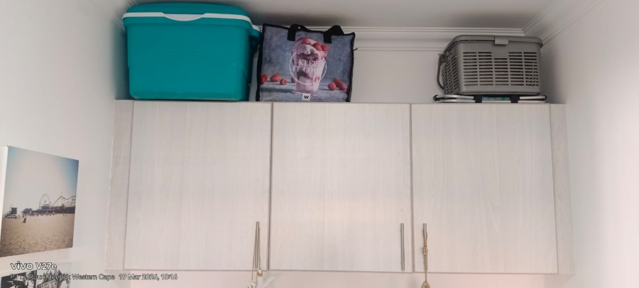 To Let 2 Bedroom Property for Rent in Reebok Western Cape